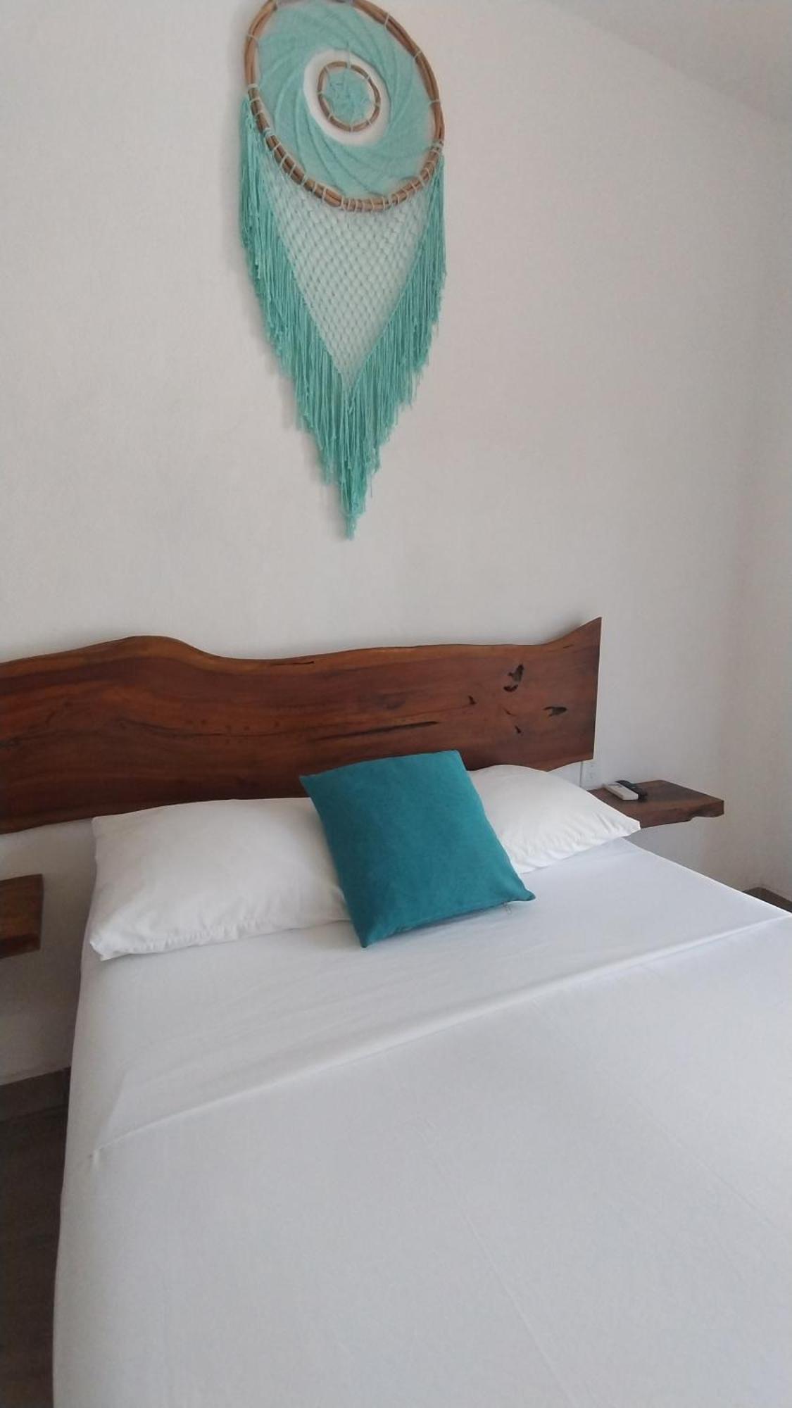 Ade Hotel 3*