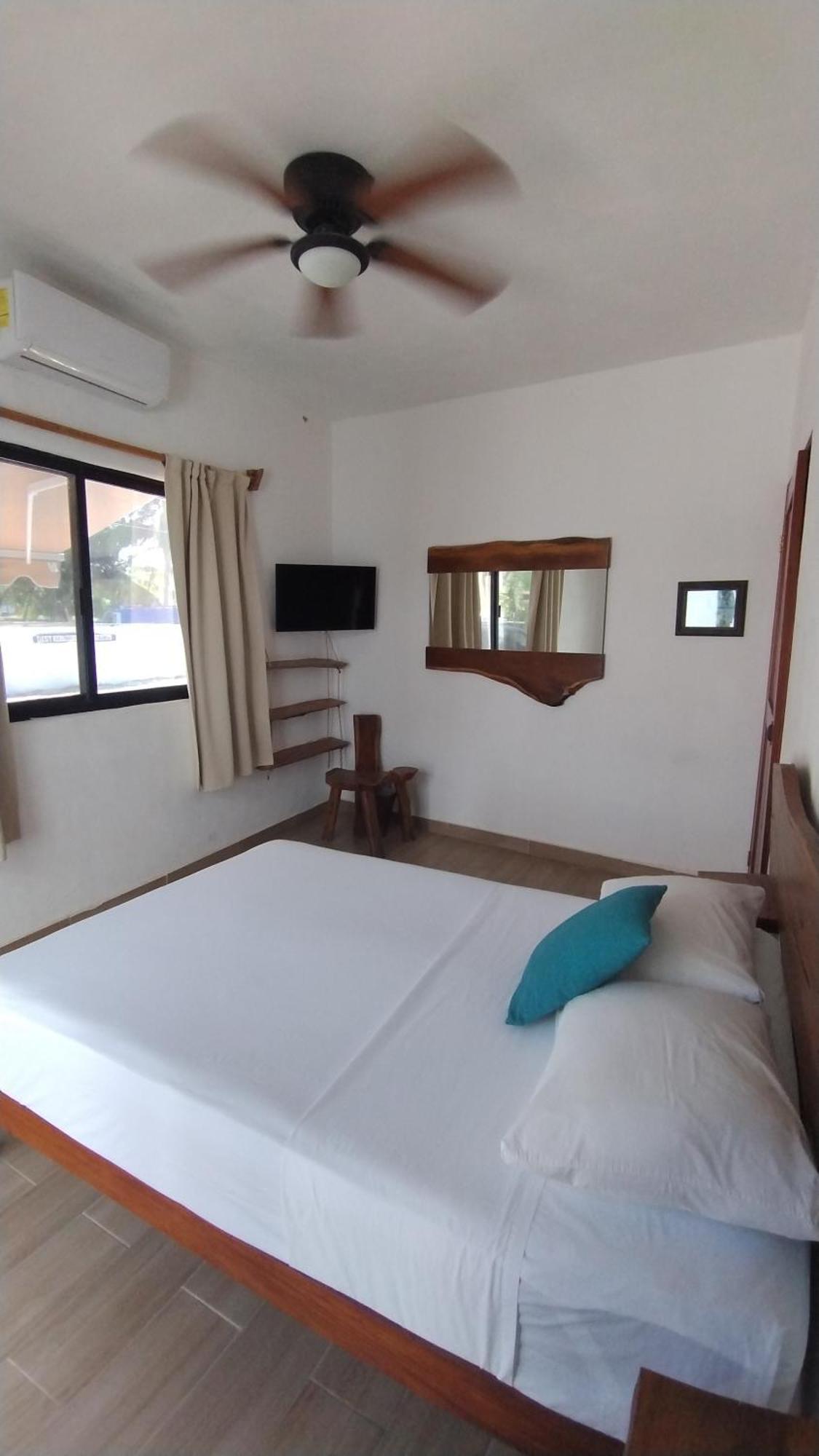 Ade Hotel